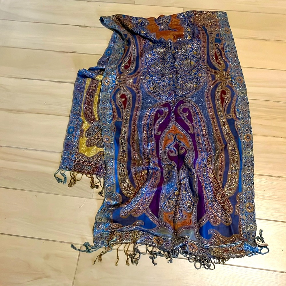 Long scarf